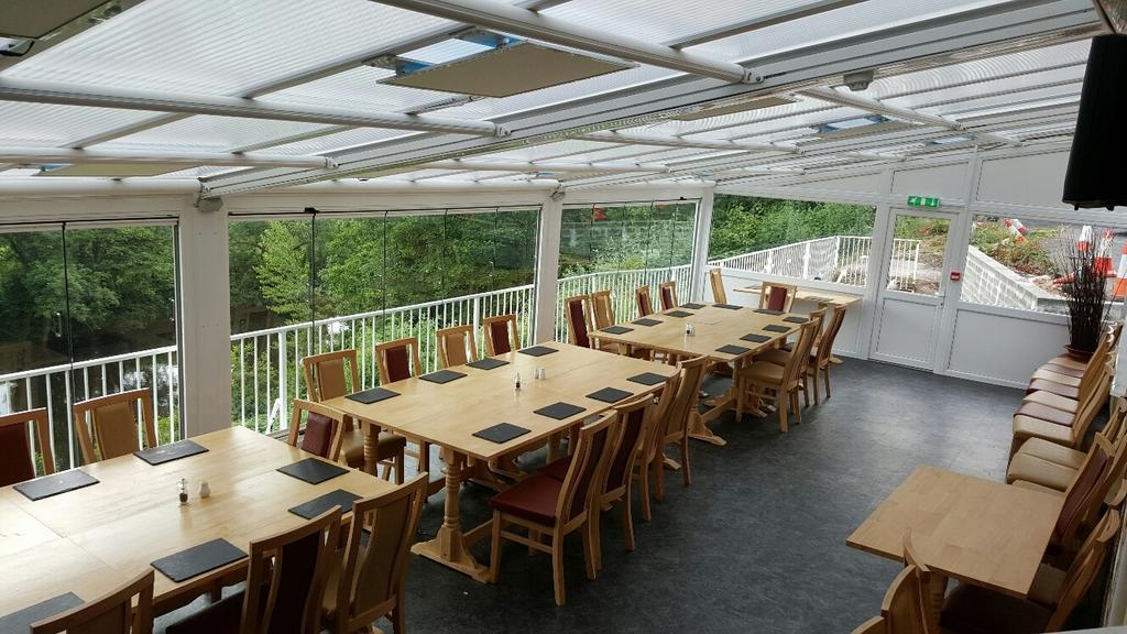 Llanwenarth Hotel And Riverside Restaurant Abergavenny Buitenkant foto