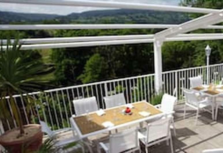 Llanwenarth Hotel And Riverside Restaurant Abergavenny Buitenkant foto